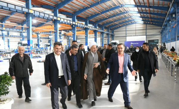 آغاز تولید کشنده های دیزلی «برنا خودرو » در منطقه ویژه اقتصادی شیراز 3 برنا خودرو 2