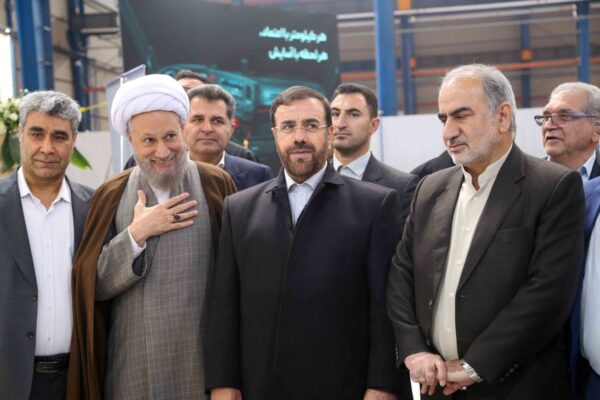 آغاز تولید کشنده های دیزلی «برنا خودرو » در منطقه ویژه اقتصادی شیراز 2 برنا خودرو 3