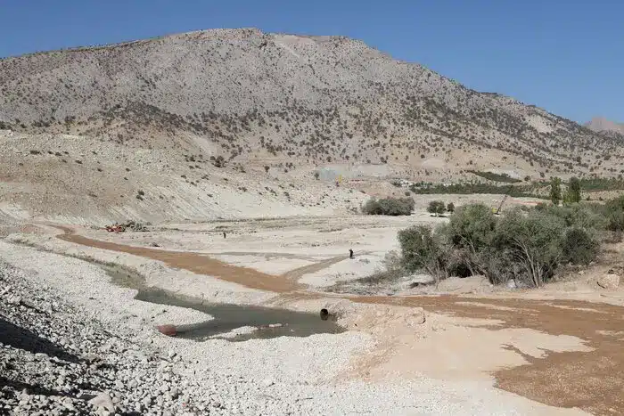 تنگ سرخ، کوه سرخ و دراک 3