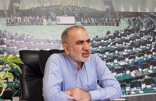 واکنش نماینده شیراز و زرقان به تلاش نمایندگان فارس برای عزل معاون سیاسی استاندار