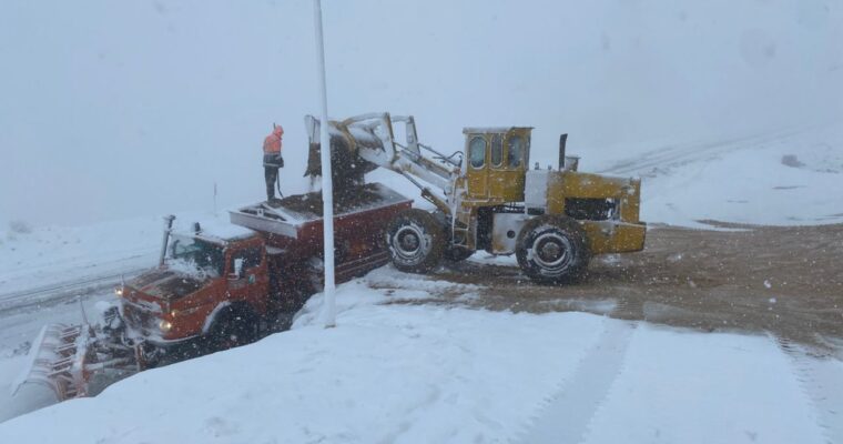 تقدیر استاندار فارس از مجاهدت‌ راهداران و رانندگان در شرایط ویژه ناشی از بارندگی‌های اخیر