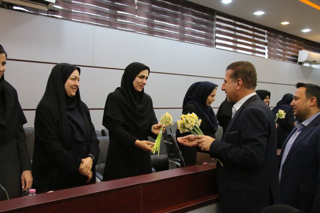 تجلیل از ۶۰ بانوی شاغل راهداری فارس به مناسبت روز زن و مقام مادر