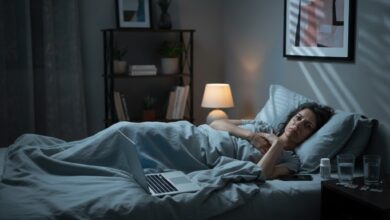 اگر بیخواب هستید خواندن این گزارش را جدی بگیرید 3 زن دچار بیخوابی