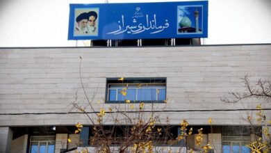 تجمع متفاوت جمعی از مردم در فرمانداری شیراز 3 فرمانداری شیراز