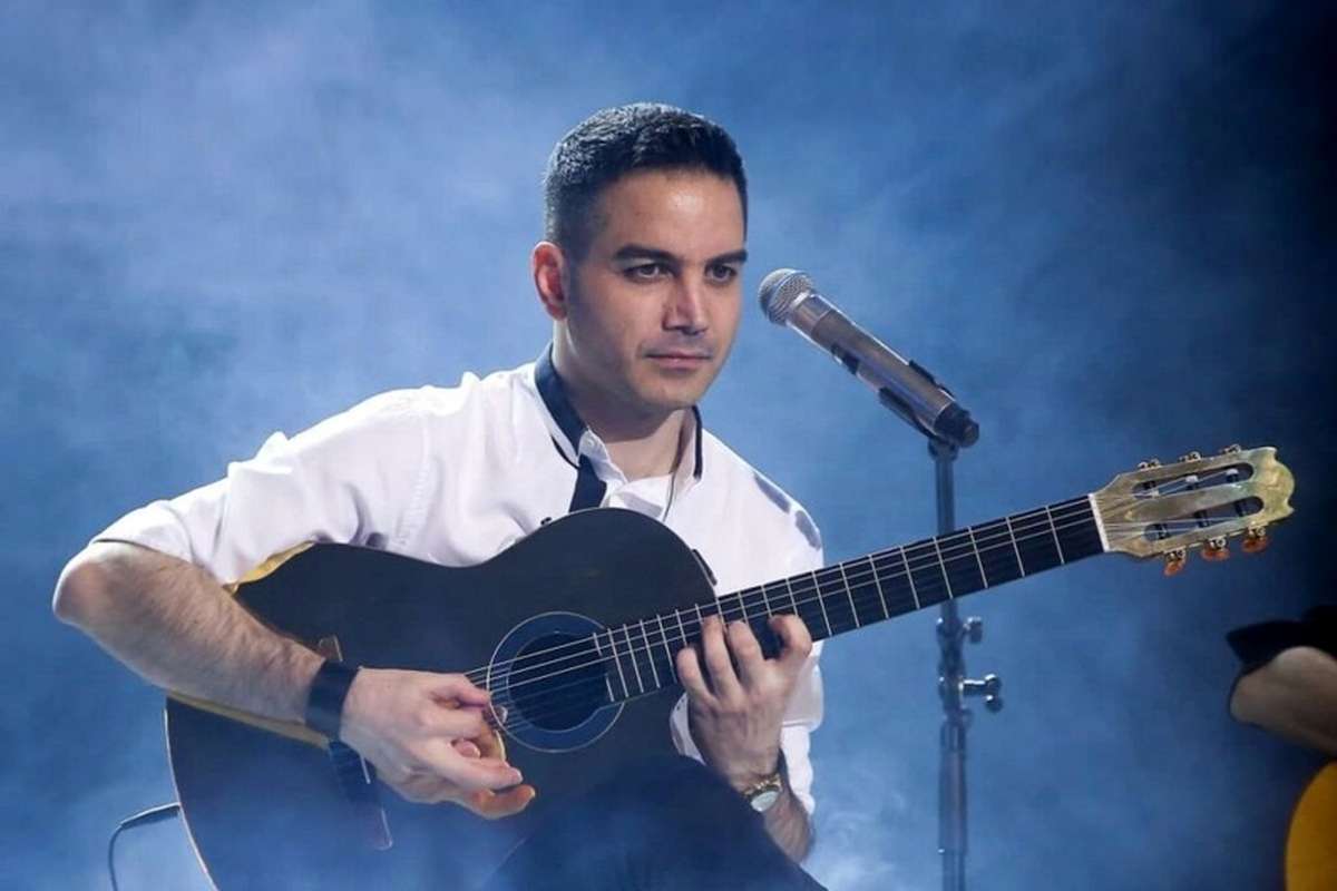 ویدئو| غیرتی شدن محسن یگانه حین بالا بردن پرچم بحرین در کنسرت شیراز