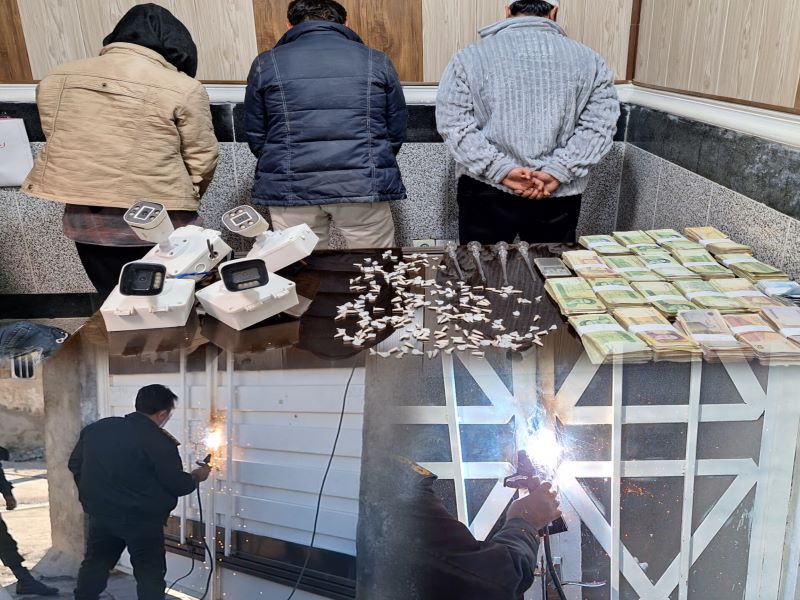 منزل مواد فروش شیشه و هروئین با جوشکاری پلمب شد