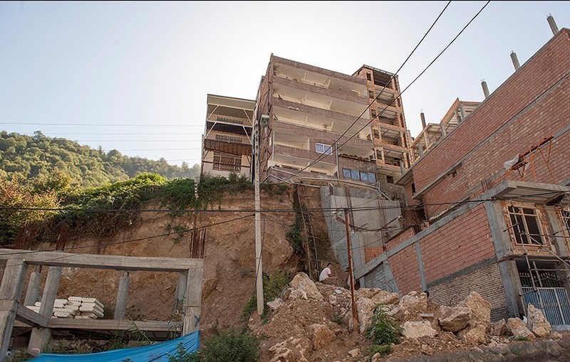 وقتی دهیار “دلال” ساخت‌وسازهای غیرمجاز می‌شود