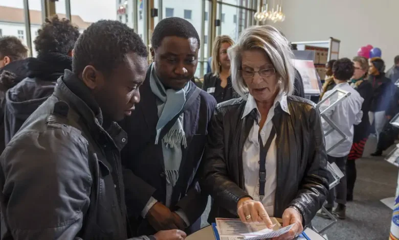 "الزام کاری" عامالمنفعه برای متقاضیان پناهندگی در اولین شهر بزرگ آلمان 1 پناهدگی در آلمان