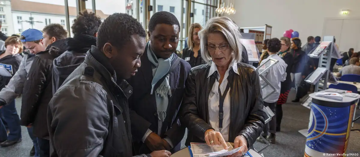 “الزام کاری”  عام‌المنفعه برای متقاضیان پناهندگی در اولین ‌شهر بزرگ آلمان