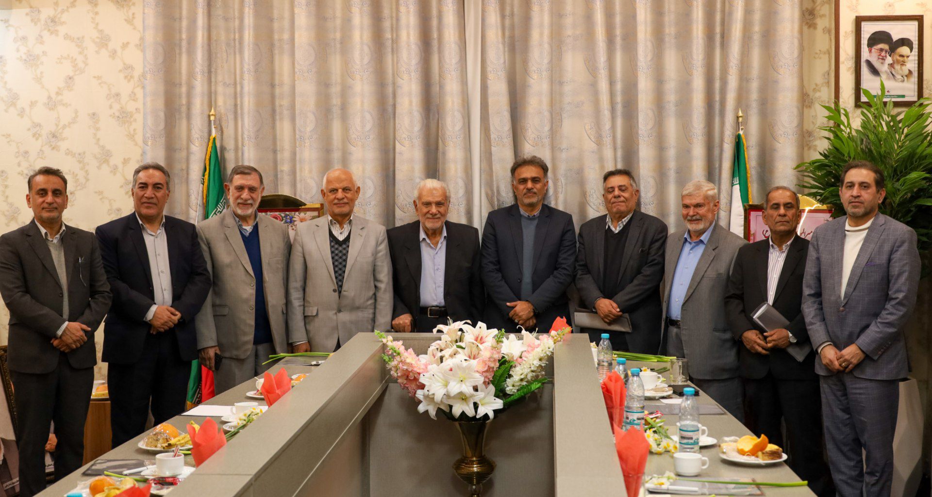 نشست مدیران کل ادوار گذشته آموزش وپرورش فارس بعد از انقلاب برگزار شد