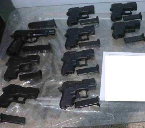 کشف ۹ قبضه سلاح کمری از پژو ۴۰۵ در ورودی شیراز