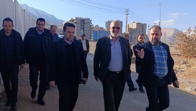 بازدید رئیس شورای اسلامی شهر شیراز و شهردار منطقه ۱۰ از شهرک برف‌فروشان