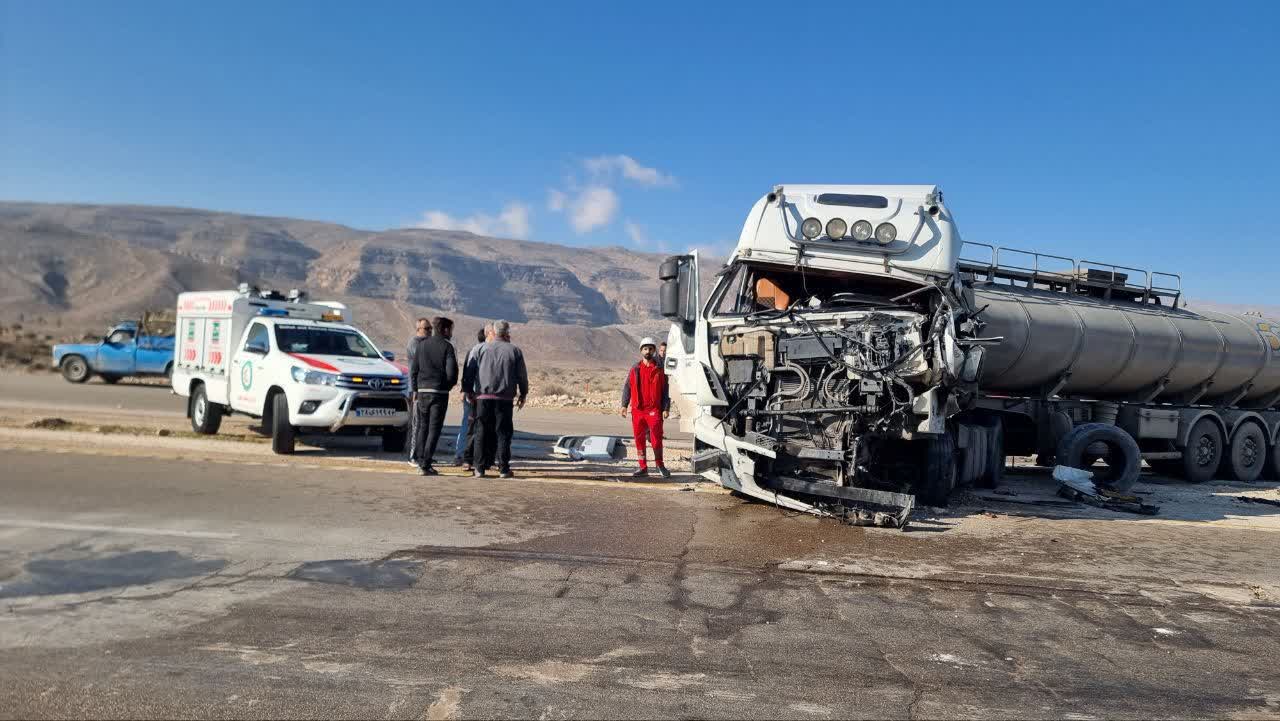 عکس تصادف دو تریلر در جاده جهرم به شیراز