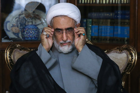 چرا اعتراضات به خشونت کشیده شد؟ مسئولان مقصرند،باید کوتاه بیاییم