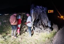 سه حادثه واژگونی در جاده‌های فارس با ۶ مصدوم و یک فوتی