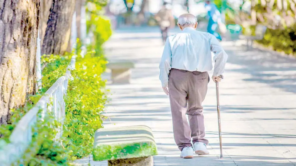 یک بازنشسته کارگری: سال‌هاست لباس نو نخریده‌ام