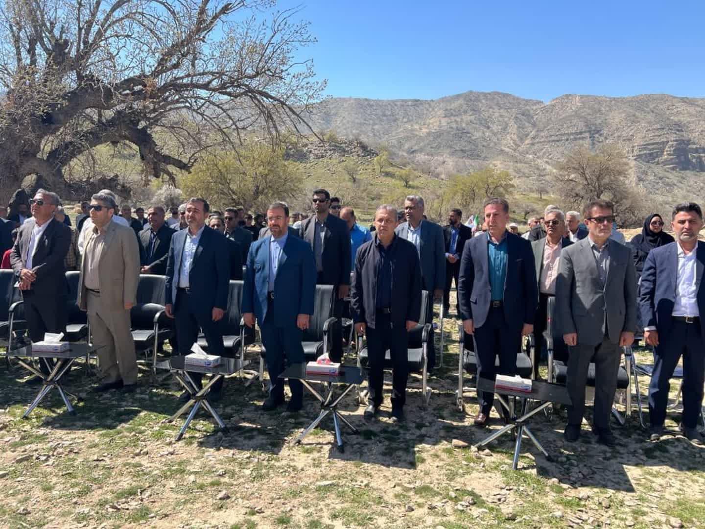 شیراز ۶۰ کیلومتر به خلیج فارس نزدیک‌تر شد / کلنگ پروژه استراتژیک کوهمره – نوجین بر زمین خورد