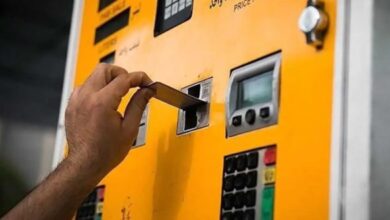 سهمیه بنزین از سال ۱۴۰۵ به کارت بانکی منتقل می‌شود/دوران کارت سوخت تمام می‌شود؟