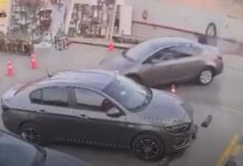 ویدیوی هولناک از لحظه بلعیدن ۲ فروشگاه و مشتریان توسط یک گودال