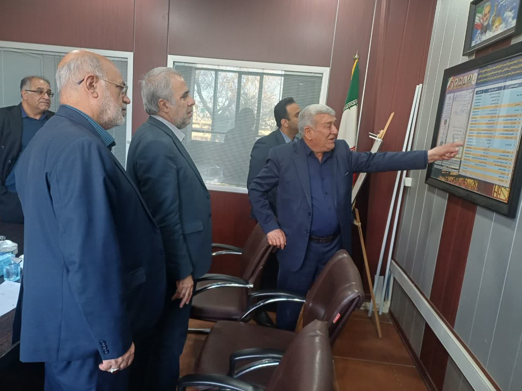 دیدار رئیس شورای اسلامی شهر با انجمن صنفی کارگران و استادکاران ساختمانی شیراز