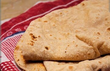 از یبوست تا سرطان روده؛ چرا نان سفید را با نان کامل جایگزین کنیم؟