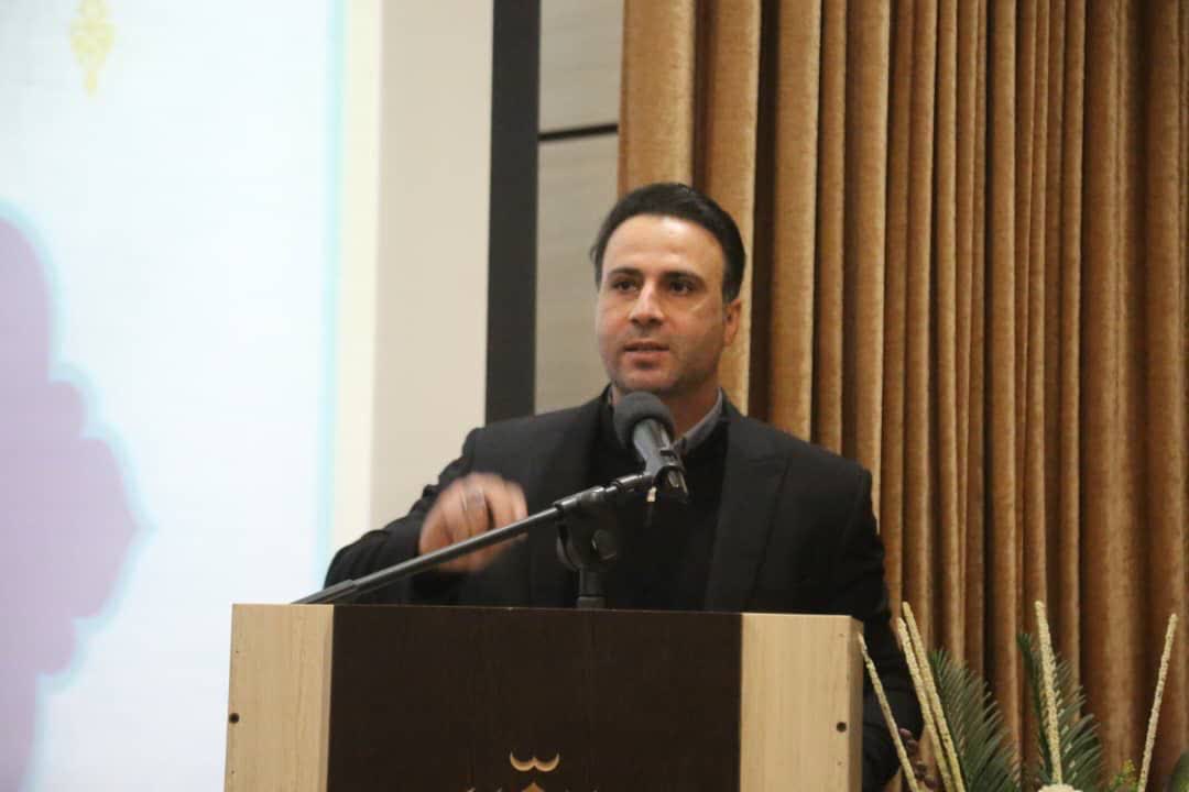 معاون فرماندار شیراز: دنبال جلسات تشریفاتی نیستیم/تولیدکنندگان مشکلات را به کارگروه منعکس کنند