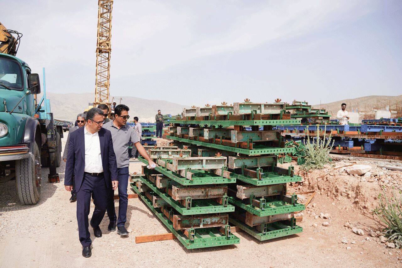 تاکید مدیرکل راه و شهرسازی فارس بر تسریع اجرا و رعایت استانداردهای فنی در پروژه‌های نهضت ملی مسکن شیراز