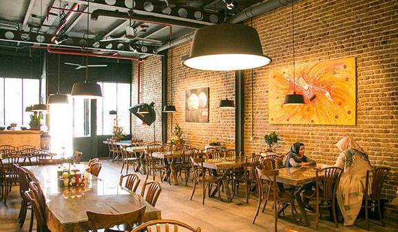 سقوط فروش رستوران‌های شیراز به ۵ تا ۱۰ فیش در روز و بیکاری ۱۰ هزار نفر / تعطیلی بیش از ۲۰ درصد واحدها و ابطال ۲۰۰ پروانه کسب