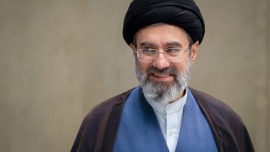 مدیر روابط عمومی وزارت بهداشت: رهبر انقلاب در حادثه ۹ اسفند فقط چند بخیه سطحی برداشتند