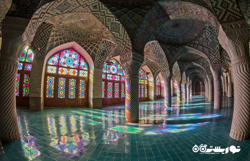 زیباترین مسجد جهان با جلوه ای از رنگ های جادویی در شیراز