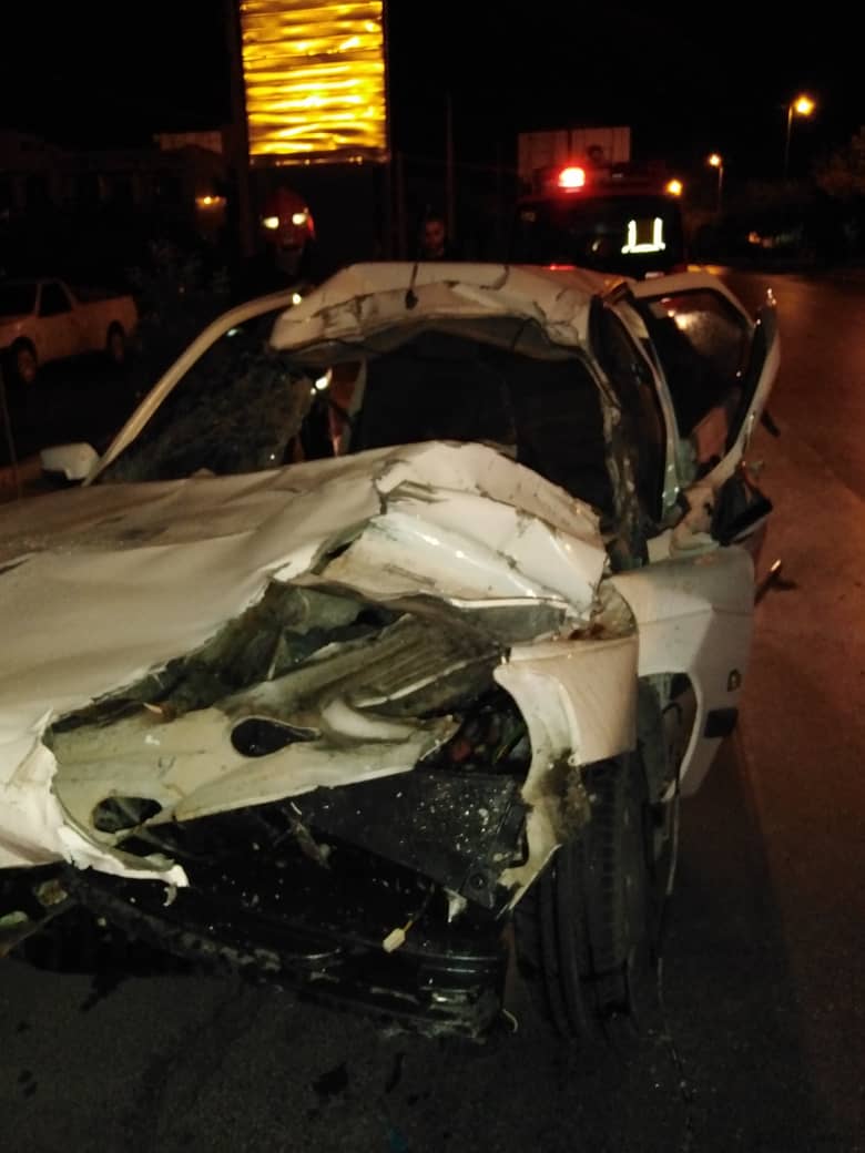 تصادف شدید خودروی سواری با تریلر در بلوار سرداران شیراز+تصاویر