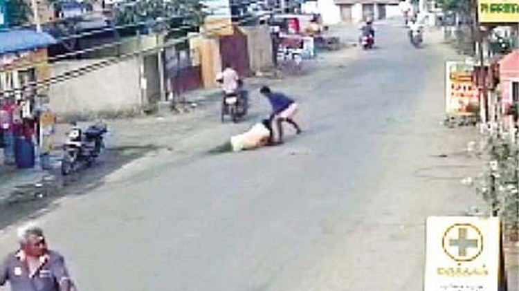 لحظه وحشتناک حمله سارق به یک زن باردار در خیابان+فیلم