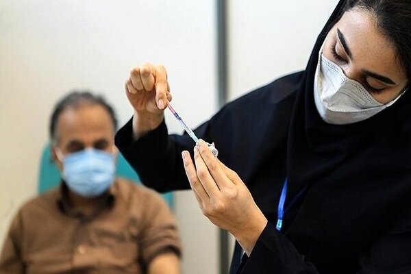 معاون وزارت بهداشت: دز ۴ واکسن کرونا الزامی می‌شود