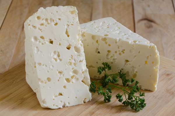 از خوردن پنیر با این ۱۶ ماده غذایی خودداری کنید