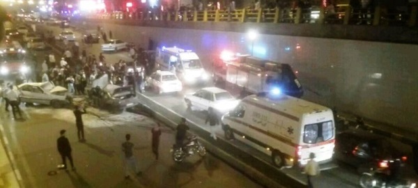 تصادف زنجیره‌ای خونین چند خودرو با ۱۴ مصدوم در شیراز