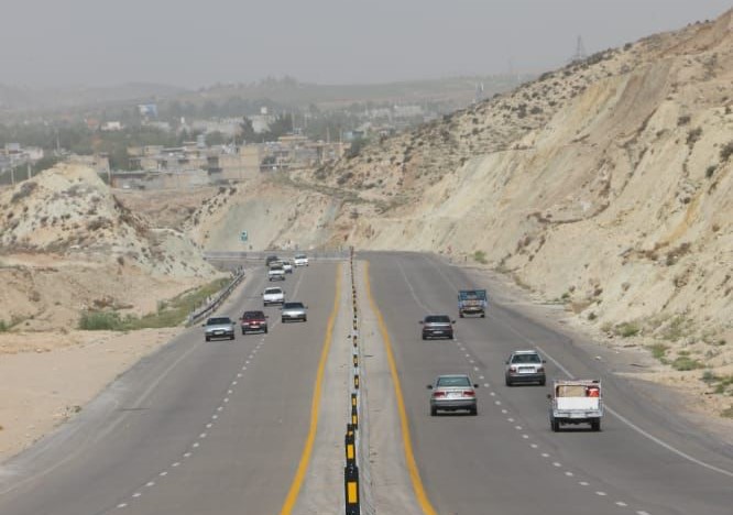 ثبت بیش از ۲۹۰ هزار تردد در مبادی ورودی استان فارس  در تعطیلات نیمه خرداد