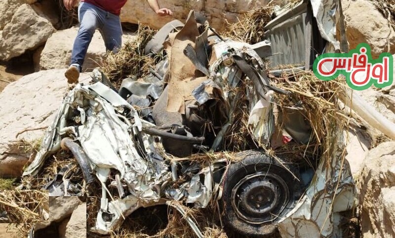 تصاویر دلخراش مچاله شدن خودروی ایرانی در سیل پهنابه فارس