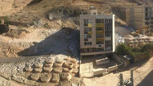 تخلیه برخی از منازل و قطع کامل انشعابات آنها در بلوار جمهوری شیراز