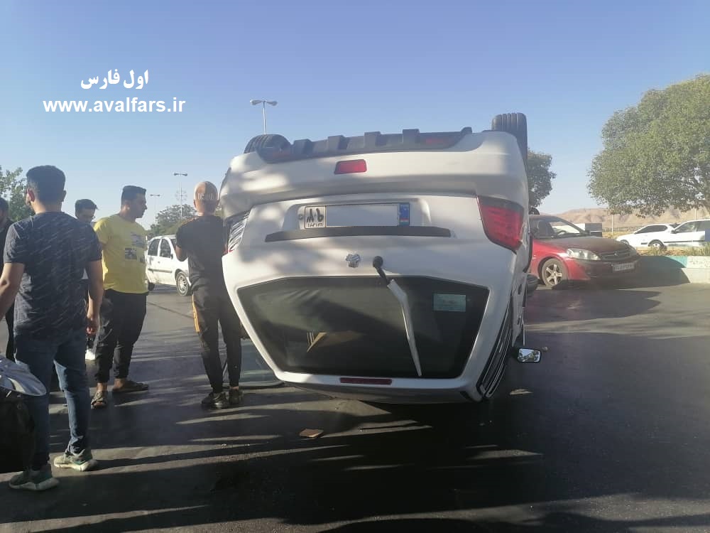 حادثه رانندگی در بلوار دکتر حسابی شیراز+تصاویر