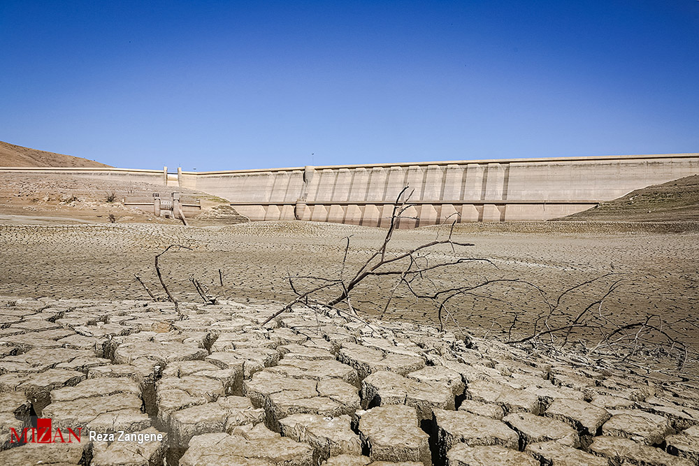 تصاویر وحشتناک خشک شدن کامل سد اکباتان در همدان