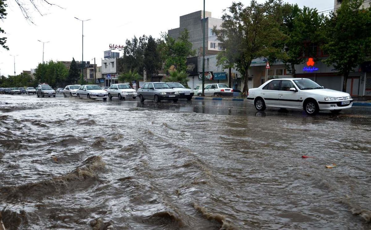 هشدار سیلاب در شهرهای جنوبی و بارش سنگین باران و برف در ۱۷ استان