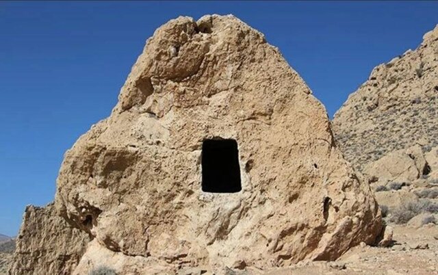 عکس هایی از تخریب یک گوردخمه ساسانی در فیروزآبادِ فارس توسط جویندگان گنج