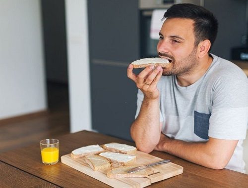 ۴ اشتباه‌ی رایج در مصرف نان که وزن‌تان را بالا می‌برد