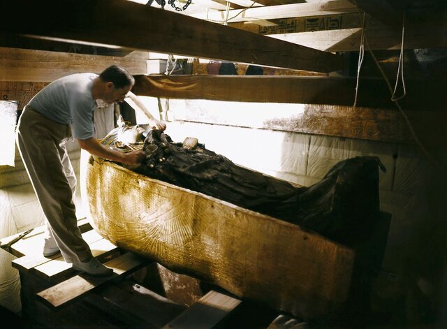 عکس های باورنکردنی از لحظه کشف مقبره ” توت‌عنخ‌آمون ” فرعون بزرگ مصر