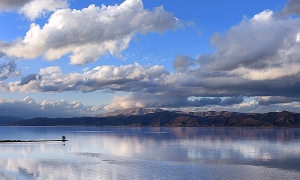 چند عکس از دریاچهٔ مَهارلو در شیراز که حتما ببینید