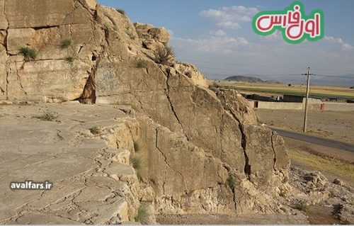 بنای هخامنشی قدمگاه چاشتخوار در ارسنجان فارس 4