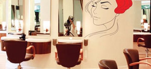 یک آرایشگاه زنانه در شیراز بدجور نقره داغ شد !