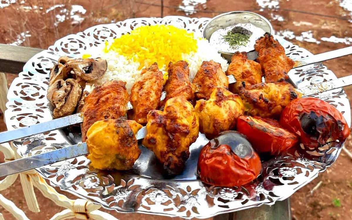 طرز تهیه کباب مرغ کنجدی با طعم بی نظیر +نکات طلایی جوجه کباب خوشمزه