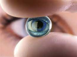 خطرات باورنکردنی لنزهای چشمی نرم برای سلامتی