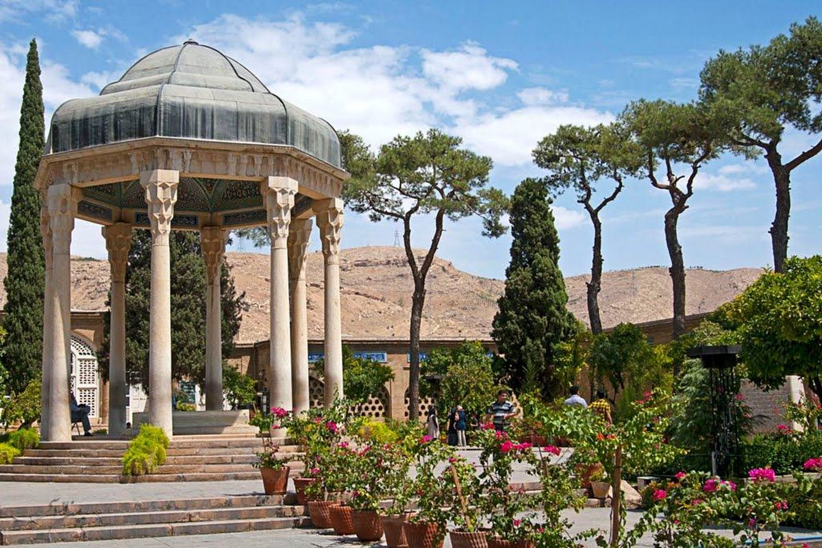 ساعت جدید بازدید از اماکن تاریخی ، گردشگری و موزه ها در شیراز